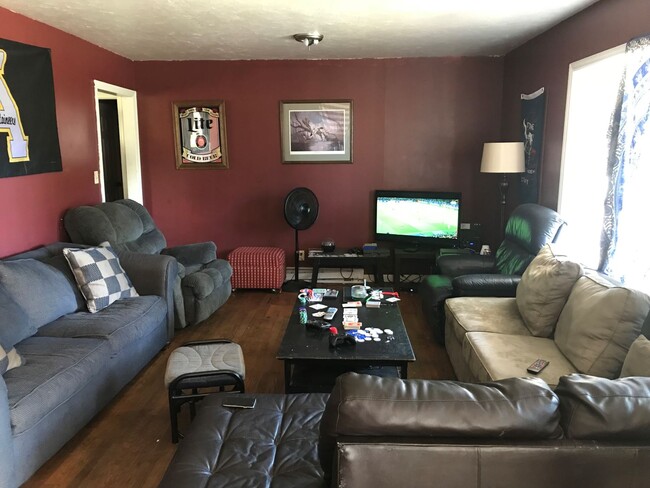 Photo - 2762 US Highway 421 N