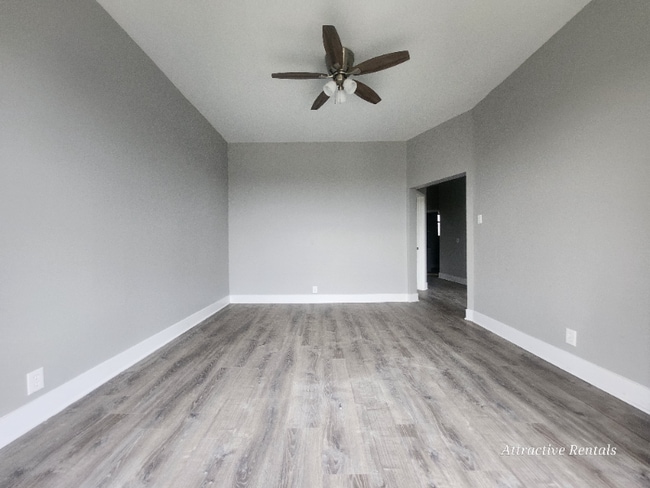 Photo - 634 E 44th St