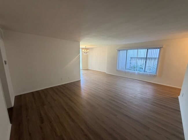 Photo - 433 S Palm Dr