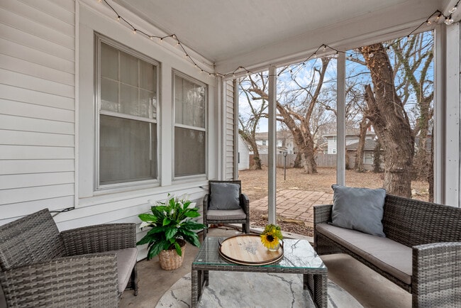 Photo - 425 N Bluff Ave