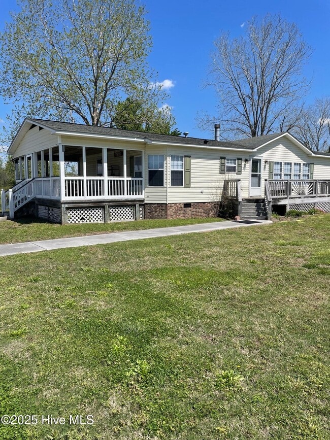 Building Photo - 190 Stella Rd