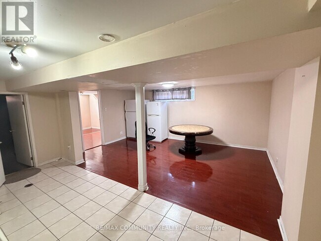 Photo - 52 Grassington Crescent