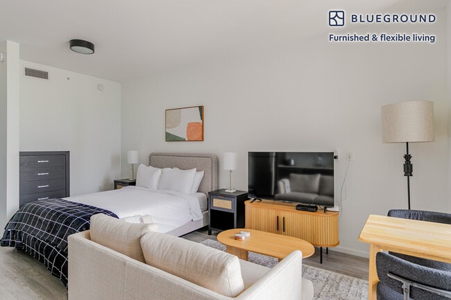 Photo - 230 NE 4th St Unidad FL7-ID132