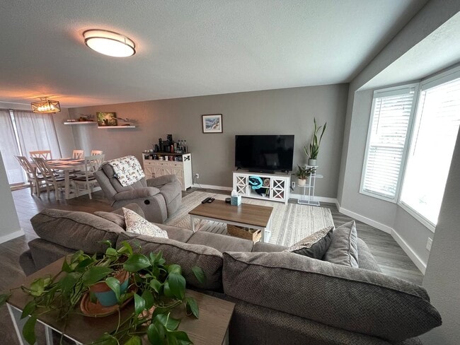 Photo - ***PENDING APPLICATION***Spacious and Comfortable 3 Bedroom Home