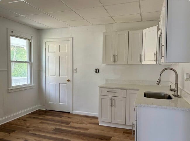 Building Photo - 15 Groveland St Unit 2nd fl