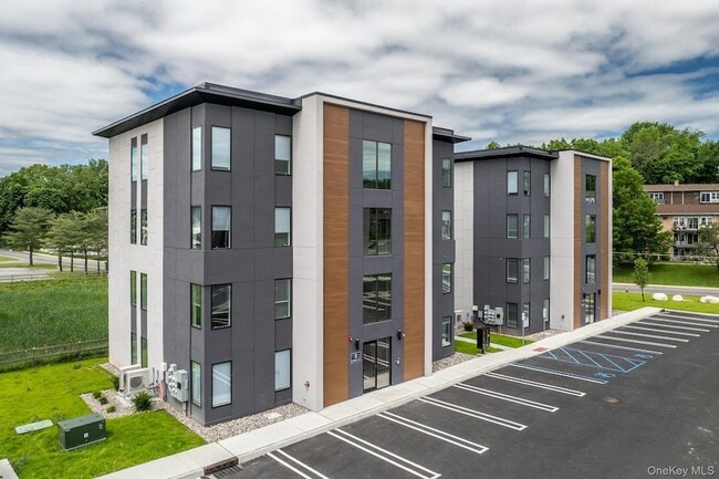 7 Giada Ln Unit 1