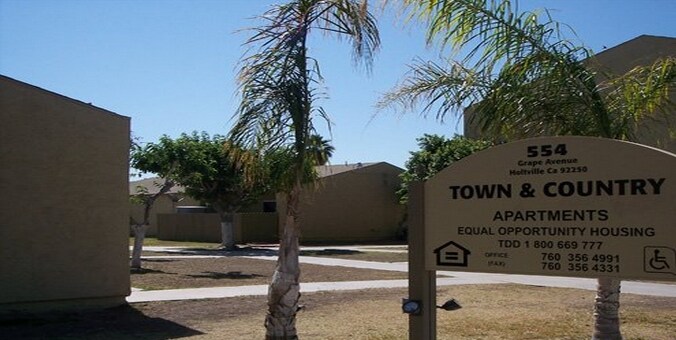 Town and Country Apartments - Town and Country Apartments