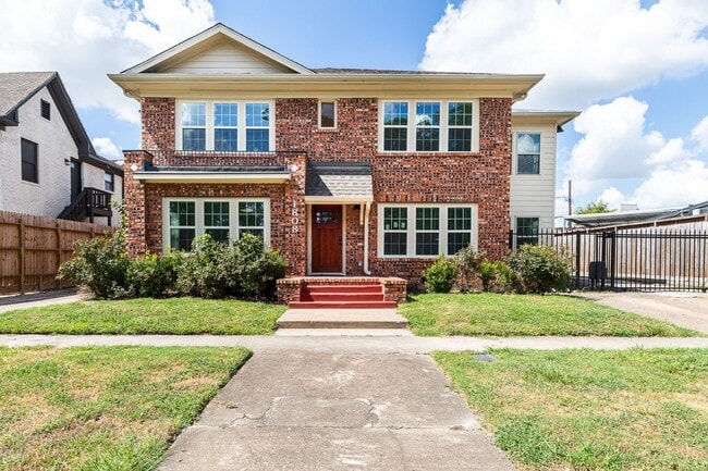 Building Photo - 1808 Wheeler Ave Unit 1