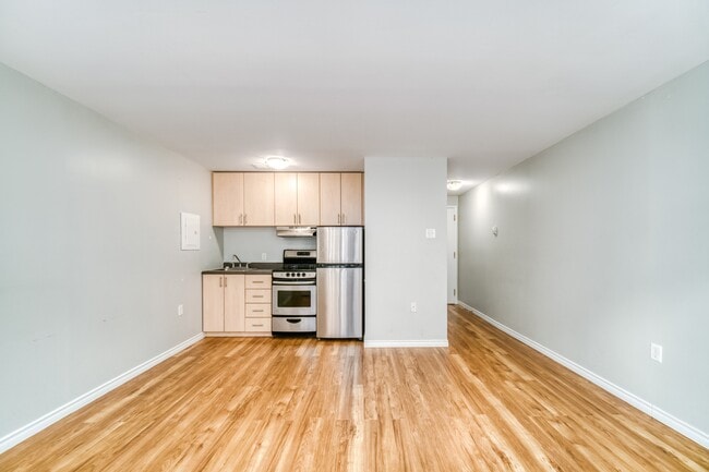 Photo - 5222-5222 Green St Unit 16