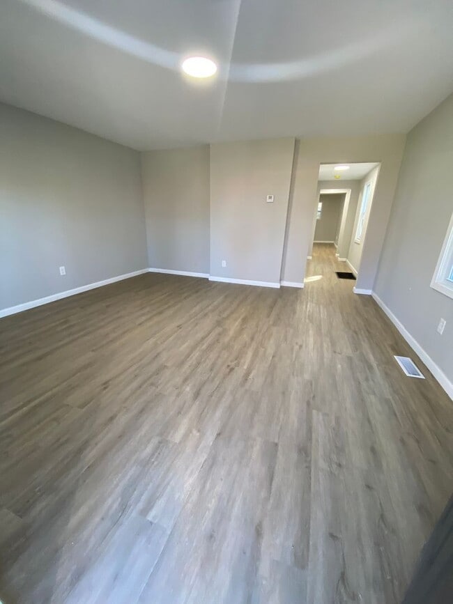 Photo - ELMWOOD PLACE - Fully Remodeled 2-3 bed home with 1 bath.