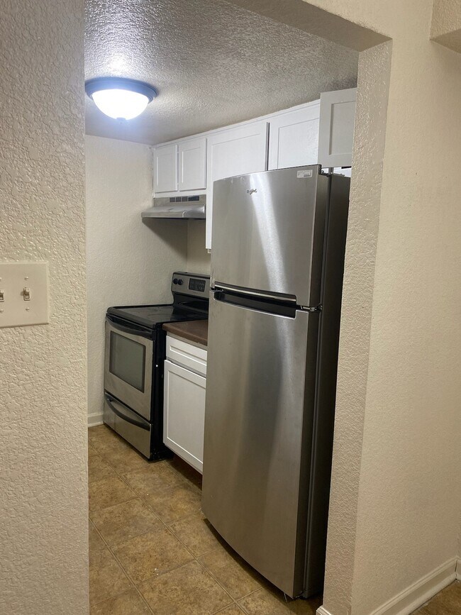Photo - 8100 Creekbend Dr Unidad 159