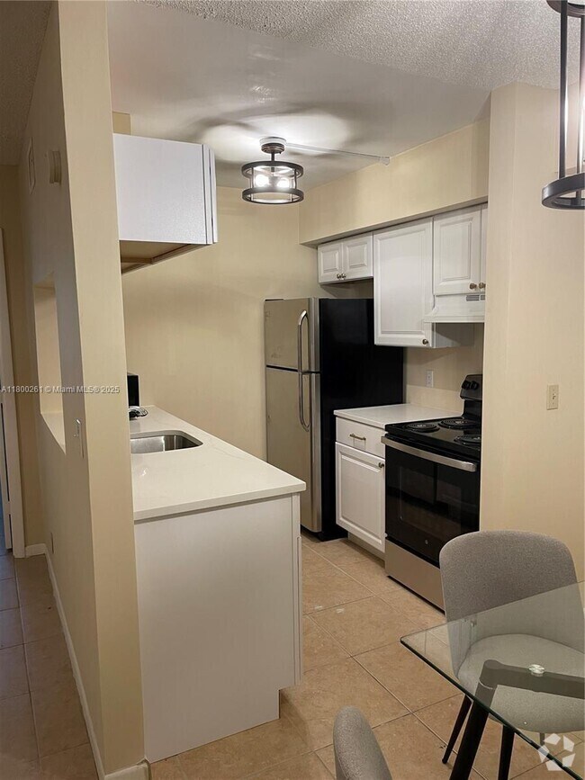 Building Photo - 6392 Chasewood Dr Unit C Rental