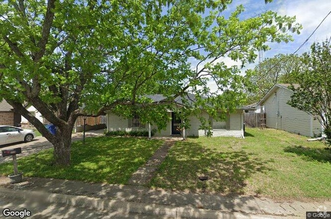 Building Photo - 2511 1st St Rental