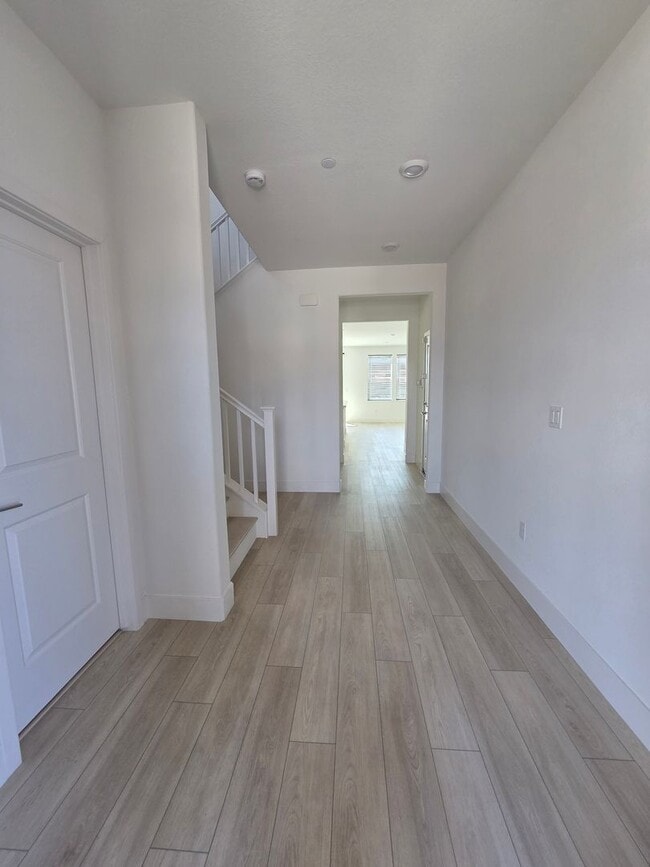 Photo - 2-Story 4Bx3.5B House Near Sky River Casino Available Now!!