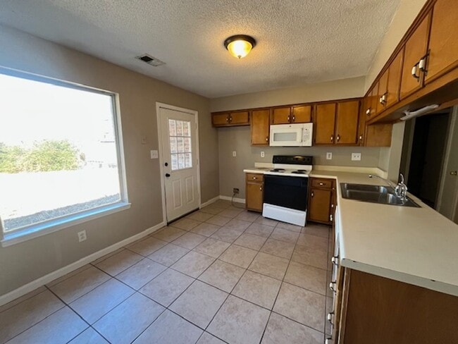 Photo - Renovated 3 Bedroom 2 Bath Home for Rent!!