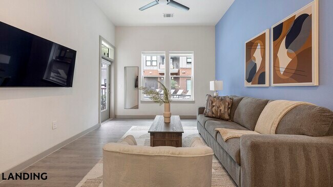 Photo - 3706 Goodwin Ave Unidad 172