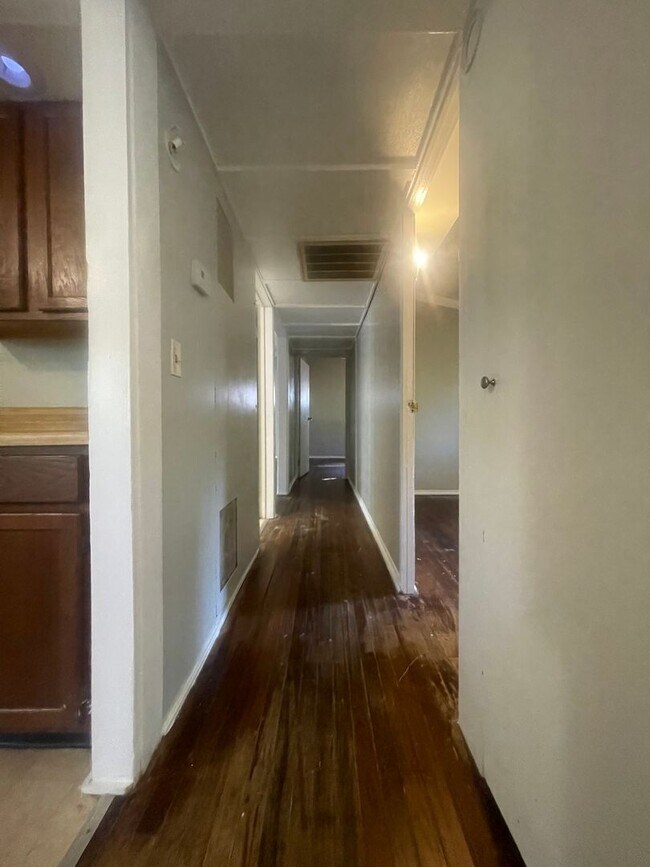 Photo - Cute 3 Bedroom Home