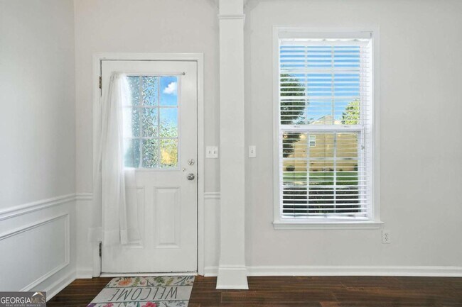 Photo - 215 Friars Head Dr NE