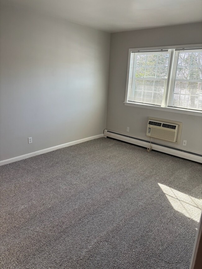 Family Room - Bridgeton Arms Apartments