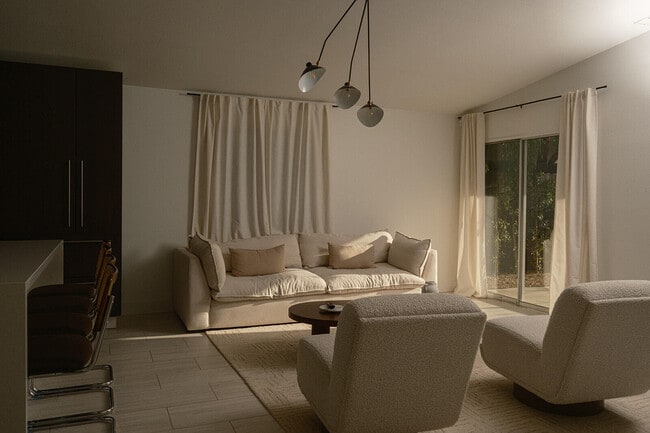 53675 Avenida Martinez