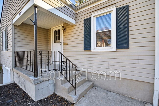 Photo - 7020 La Boiteaux Ave