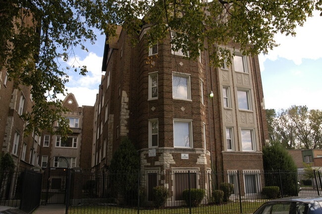 8251-8261 S Ellis Ave
