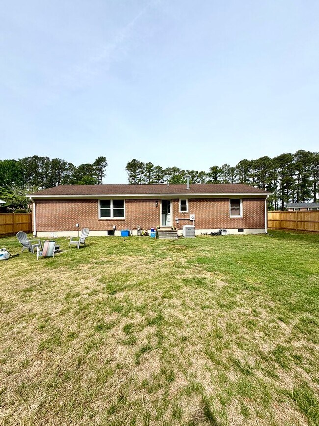 Photo - 4 bed 2 Bath Home for Rent in Portsmouth!