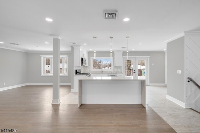 Photo - 475 Cedar Ln