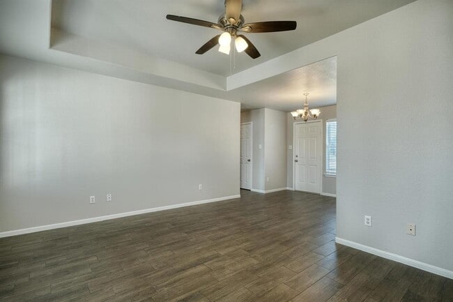 Photo - 750 Fallen Oak Dr