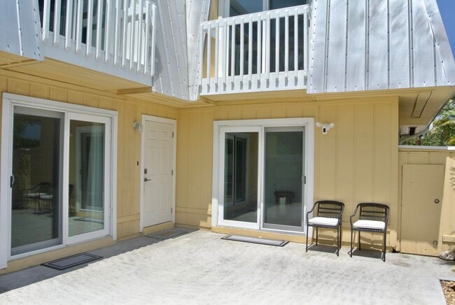 Photo - 141 E Riverside Dr