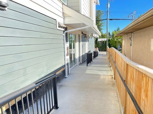 Photo - 210 First Ave W