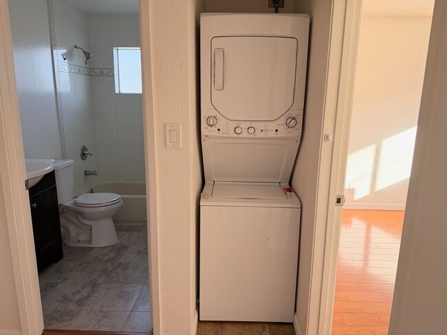 Photo - 879 Bing Dr Unit 4