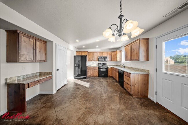 Photo - Adorable 3 Bedroom End Unit Townhome! Unit 15