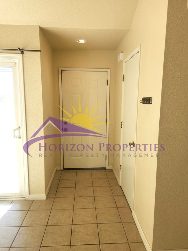 Photo - 1 Bed 1 Bath with bonus loft 724 sq ft. Condo Unit 54