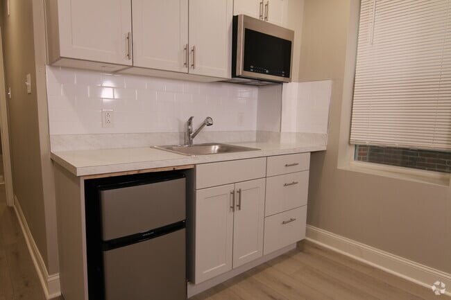 Building Photo - 1647 Bridge St Unit 2nd Floor B2 Rental