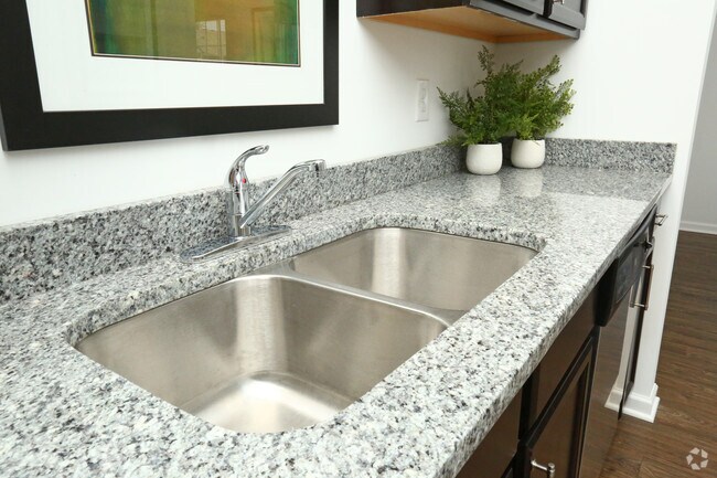 Dos habitaciones, dos baños C - The Reserve at Falcon Pointe Apartments