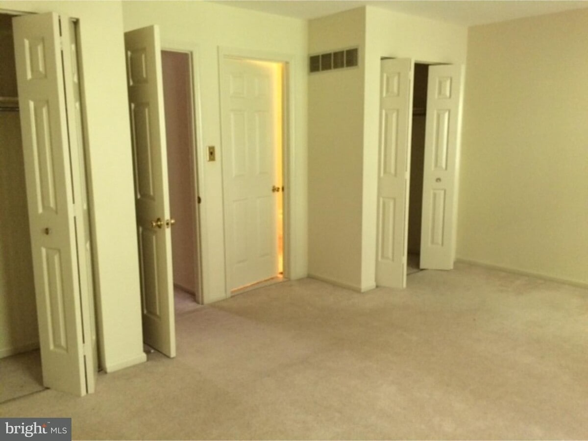 Photo - 858 Stockbridge Dr