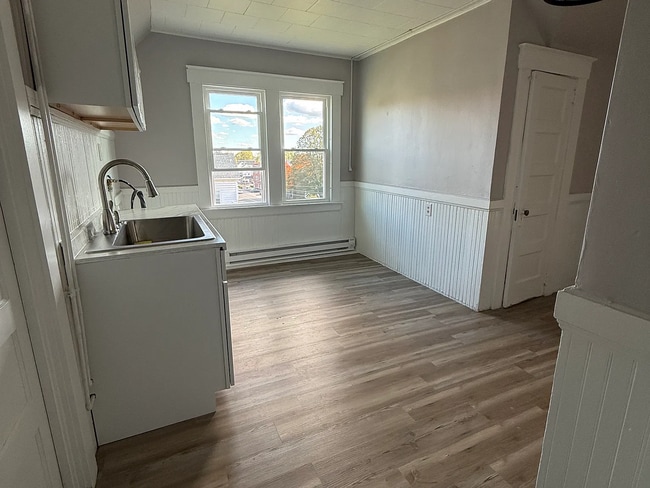 Building Photo - 317 Clinton St Unit 1