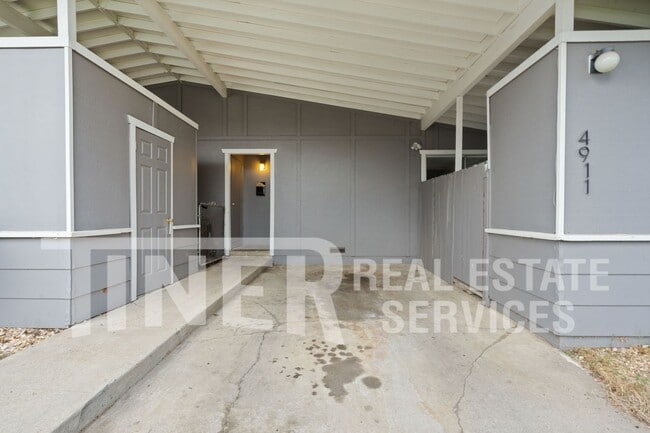 Photo - 4911 Douvan Ct