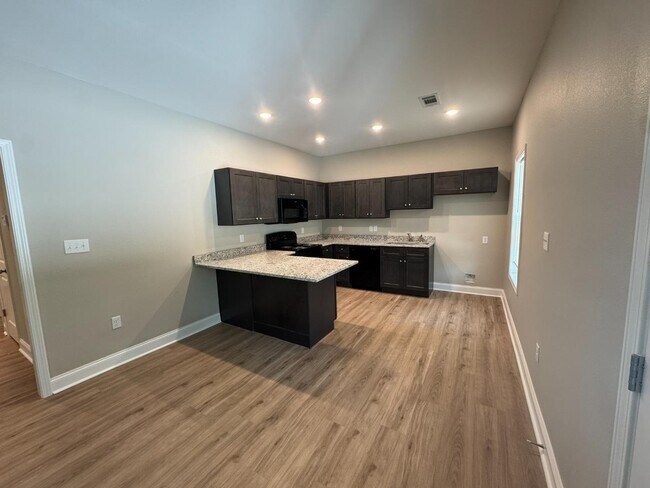 Photo - 714 S Spring St