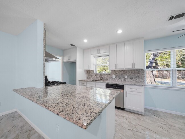 Photo - 29414 Stapleford St