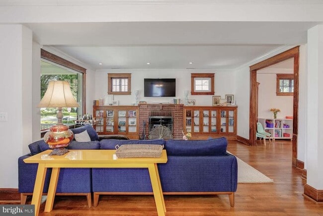 Photo - 706 Van Buren St NW