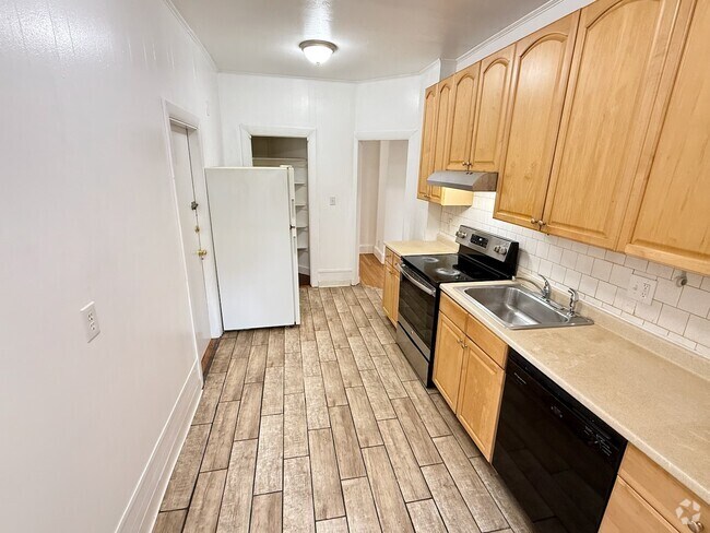 Building Photo - 17 Warwick Rd Unit 3 Rental