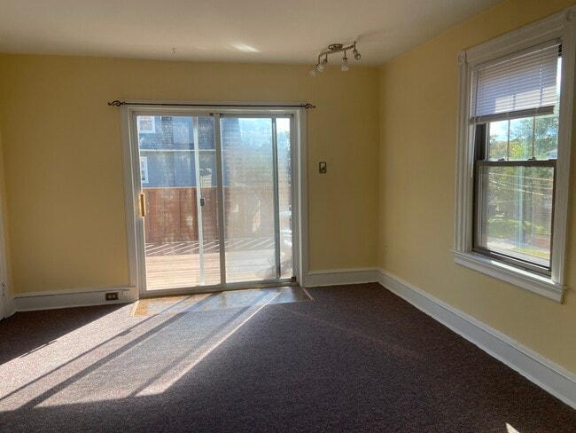 Photo - 227 Roslyn Ave Unit 2nd fl