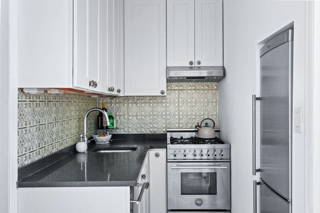 Photo - 507 E 12th St