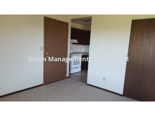2 Bedroom in 4 Plex - 2 Bedroom in 4 Plex