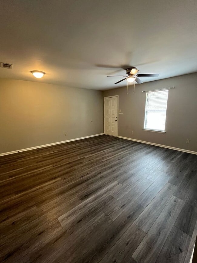 Photo - 218 Bellevue Cir Unit B