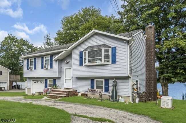 Building Photo - 408 Canistear Rd Rental