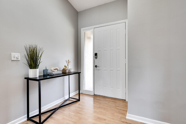 Photo - 13065 Albright Ct Unidad 23 Rental