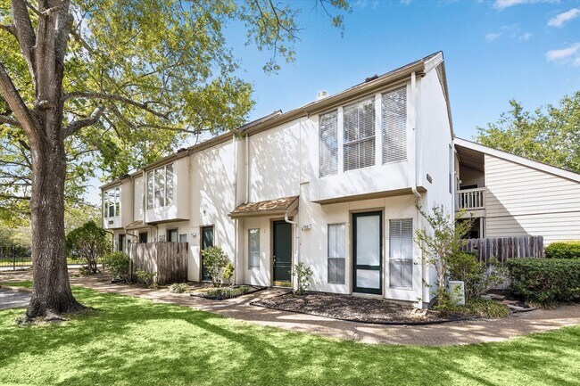 Photo - 2100 Tanglewilde St Unidad 702